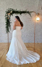 Load image into Gallery viewer, Stella York #7323
