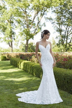 Load image into Gallery viewer, Morilee #5802
