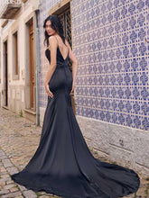 Load image into Gallery viewer, Maggie Sottero - Scarlet Lane
